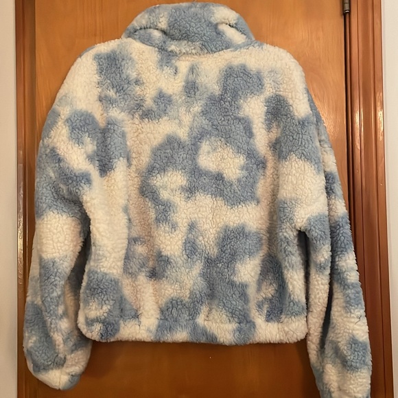 Blue and white fuzzy zippered collared jacket. - Picture 5 of 6